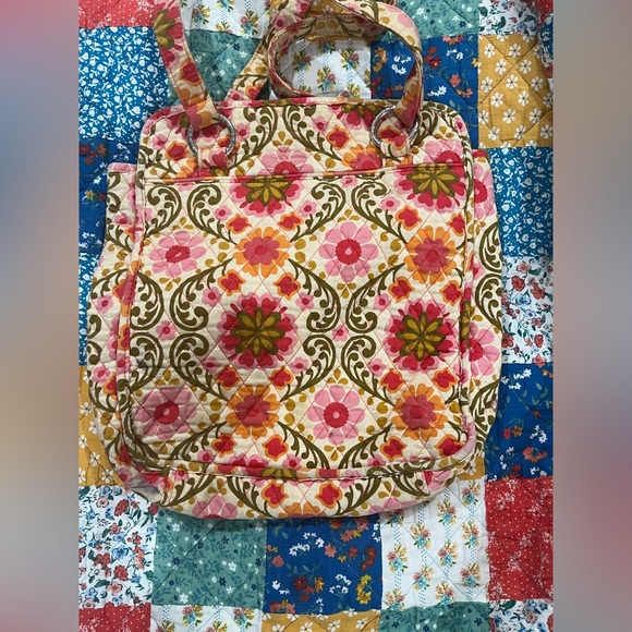 ￼ Vera Bradley pocketbook ￼ - Picture 2 of 3
